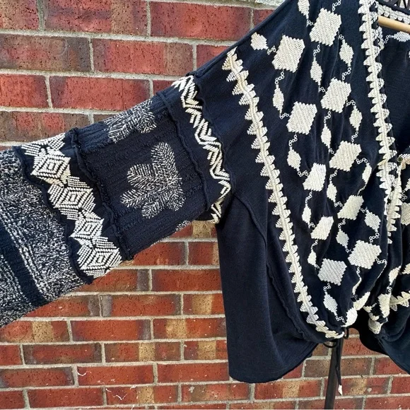 Free People Geometric Embroidery BOHO Top Drawstring Front Arts Balloon Sleeve L - Picture 12 of 17